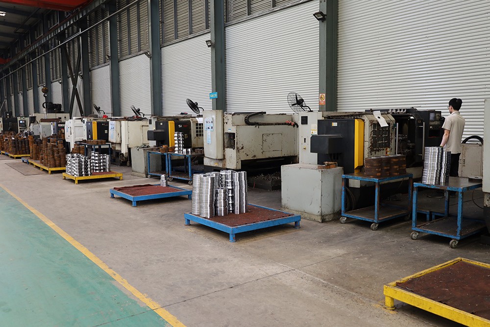 High Speed Guardrail Roll Forming Machine