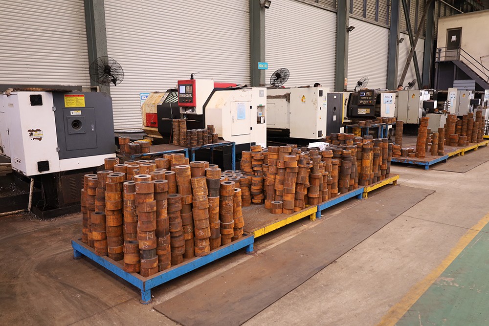 High Speed Guardrail Roll Forming Machine